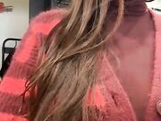 Barista italiana tettona lo succhia al lavoro