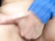 Milf italiana tettona si sditalina in macchina