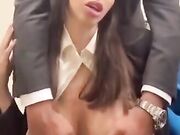 Disposta a tutto al colloquio di lavoro