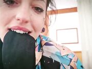 Scopa e sborra dentro alla ficona di questa troia