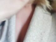 Milf italiana si sgrilletta nel casolare