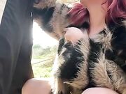 Ragazza rossa spompina cazzo in pubblico