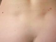 Le riempio la fica di piscio e le sborro in bocca