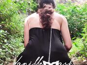 Il padrone porta Vanille al guinzaglio a fare squat