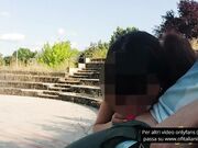 Scopata all'aperto al parco