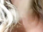 Ditalino rischioso al supermercato bionda italiana