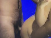 Mi fa un gran pompino e si fa scopare in piedi