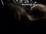 Ale lo succhia in macchina