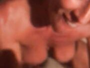 amica di mia moglie mi succhia il cazzo