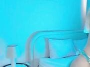 L4ura onlyf4nser tettone travestita da genio della lamp