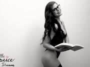 Porta la 18 enne in camporella e la scopa sul pand1no