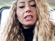 Sai che vuol di questo che te scopo col dildo troia