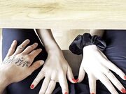 Pompino salivoso segretaria econ scopata sul tavolo