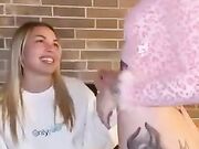 Bionda famosa italiana inizia con la ragazza e poi si f