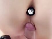 Celebrissima MILF italiana plug anale e cazzo dentro