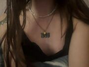 Ragaza italiana con bel culo si scopa con dildo