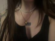 Ragaza italiana con bel culo si scopa con dildo