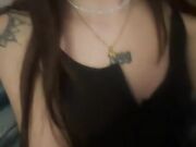 Ragaza italiana con bel culo si scopa con dildo