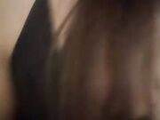 Ragaza italiana con bel culo si scopa con dildo