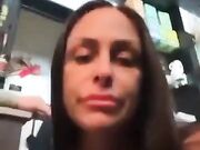 la Porno Barista Succhia Cazzi al Bar