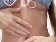 Fica Italiana si Masturba e Mostra il Culone Per un Fan