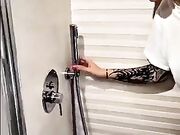 Italiana Porca Incontra un Idraulico Pervertito Che la