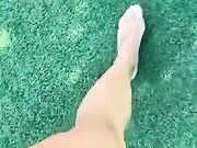 G1o1a Sm1th Footjob al Dildo Con Dialoghi in Italiano