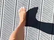 G1o1a Sm1th Footjob al Dildo Con Dialoghi in Italiano