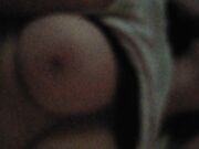 La mia signora porca gioca con il mio cazzo