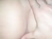 Teen con culo spettacolare mi cavalca a letto