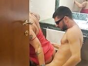 Faccio gemere come una cagna la troia del cornuto