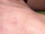 Scopata a pecora con preservativo la fa squirtare