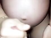 Bella futura milf incinta lo fa sborrare strusciandosel