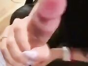 Pausa dai videogiochi con pompino e ingoio