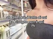 Scopata e sborrata da due amici - Italiana porca