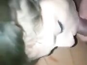 OH SI PUTTANA!!! Sborra in faccia a una maiala che glie