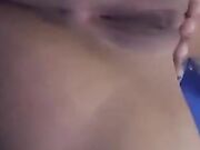 19enne italiana si mette un dito nel culo