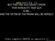 Incontra, seduce e spompina un famosissimo segaiolo