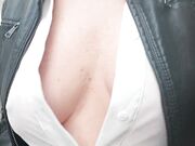 Milf esibizionista outdoor