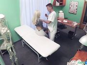 Vittoria Dolce sbattuta dal suo ginecologo in ospedale