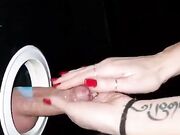 Italiana fa la troia al privè con sconosciuti