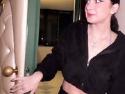 Amica viene a casa e fa di tutto per farsi scopare