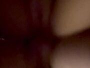 La faccio urlare di piacere scopandola a pecora