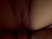 La faccio urlare di piacere scopandola a pecora