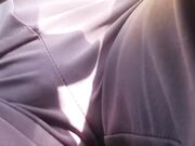 Mia moglie si tocca nel parcheggio del centro commercia