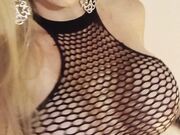 Miafoxymilf fa vedere il buco del suo culo ed il suo co