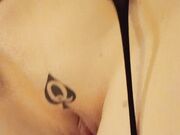 Miafoxymilf a pecora si infila in doppia penetrazione