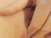 Miafoxymilf fa vedere il suo clitoride gonfio e sue tet