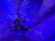 Scopata nell'idromassaggio con venuta in bocca