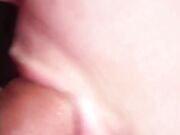 Le piace tanto succhiare